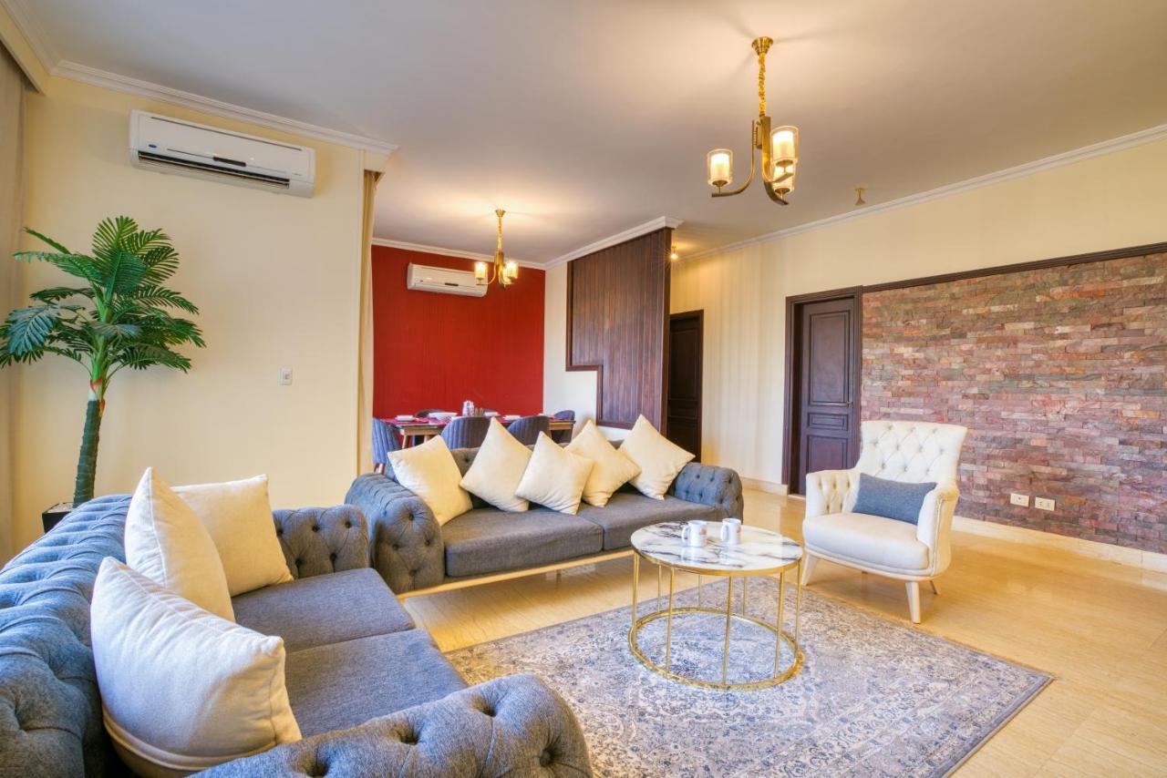 Luxurious 1 BR Apartment near Point 90 Mall✯ 开罗 外观 照片